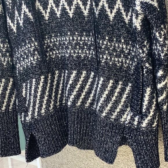 Victoria’s Secret Hoodie Sweater With Pockets - Picture 2 of 10